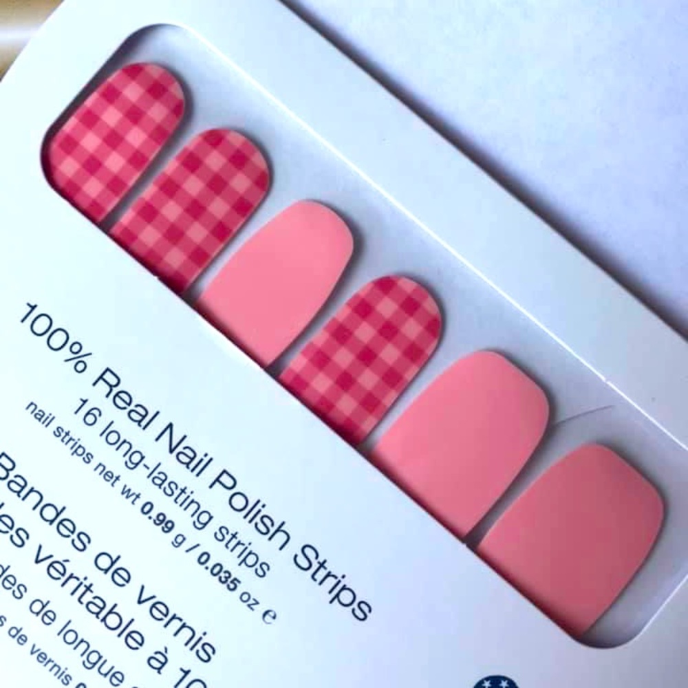 Color Street Nails, Retired set
Bundle and save on shipping per set!